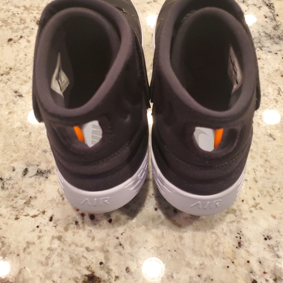 alpha huarache elite 2 molded